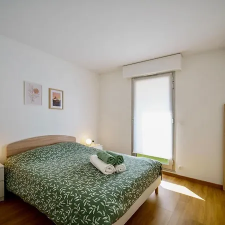 100m - Juan Stella Coeur Apartment
